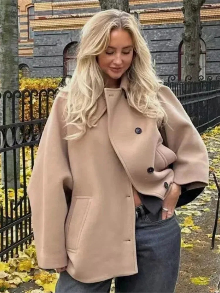 Short and loose Button coat