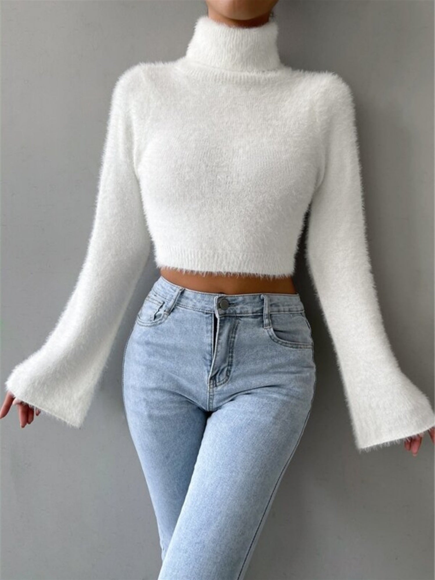 Turtleneck Short Exposing Belly Button Plush Sweater