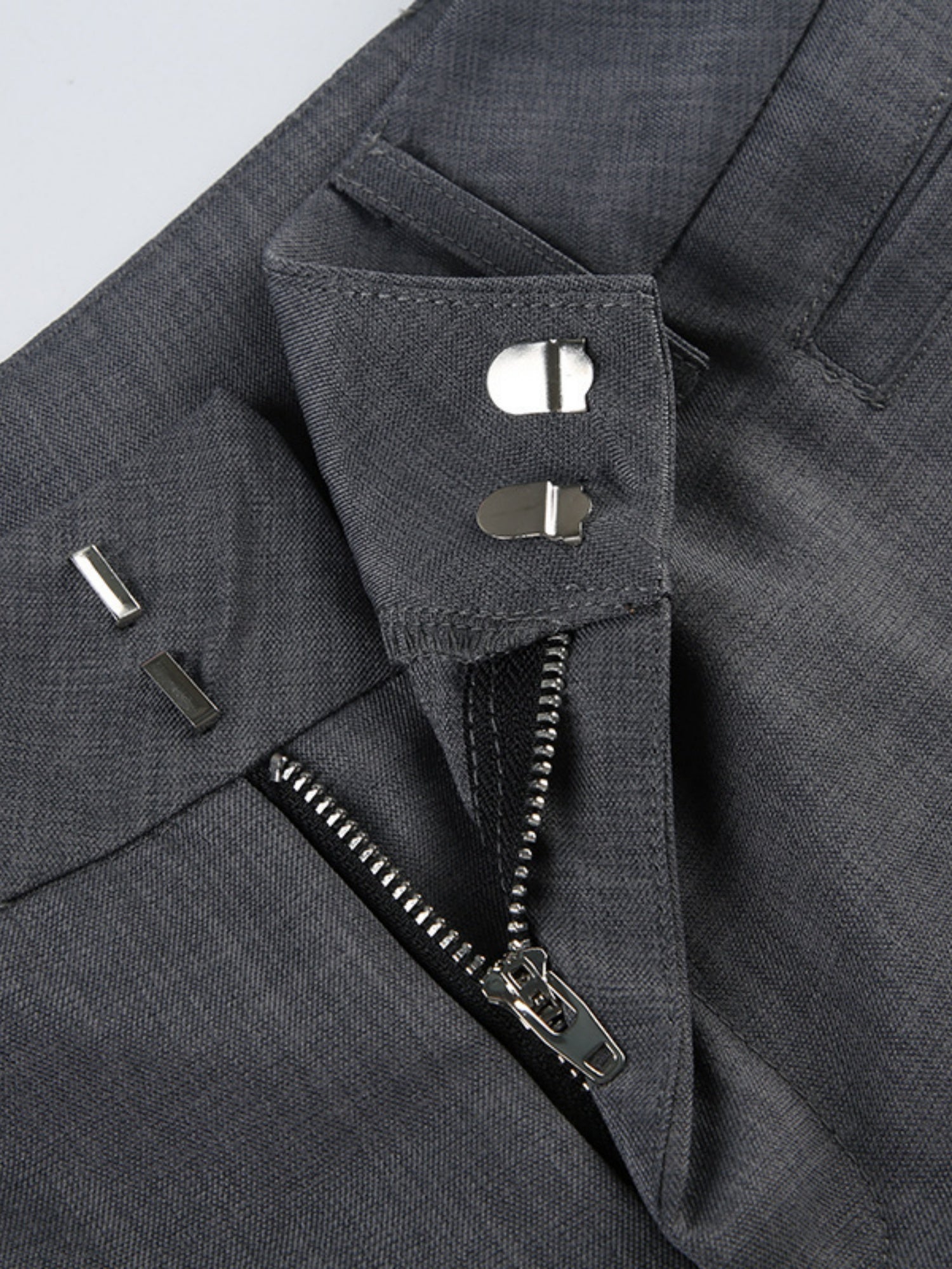 Pleated Low-rise Slightly Flared Hips Pants